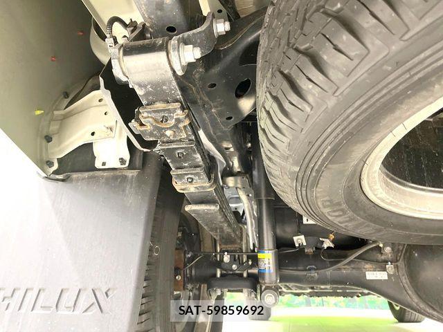 Toyota HILUX 2024-04 8627081-17