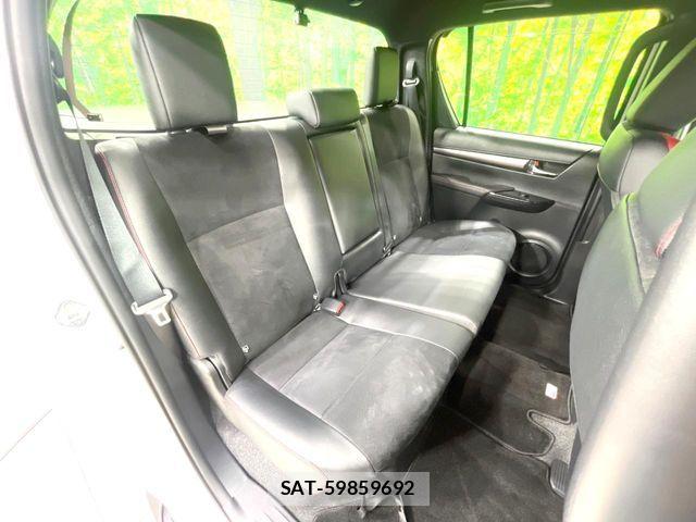 Toyota HILUX 2024-04 8627081-7
