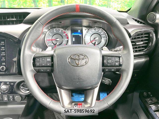 Toyota HILUX 2024-04 8627081-8