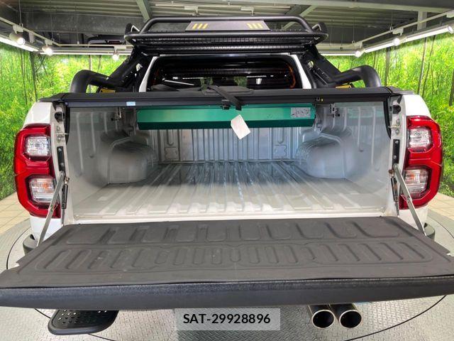 Toyota HILUX 2024-09 8659437-9