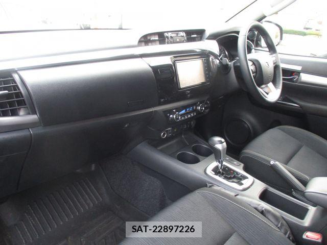 Toyota HILUX 2021-09 8659439-11