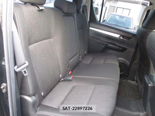 Toyota HILUX 2021-09 8659439-13