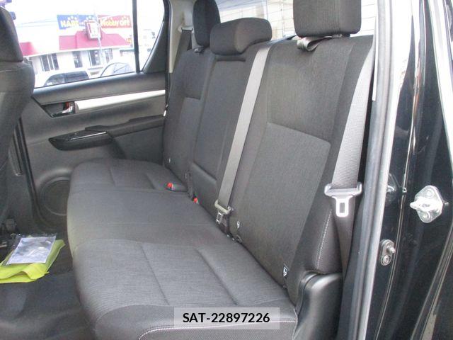 Toyota HILUX 2021-09 8659439-14