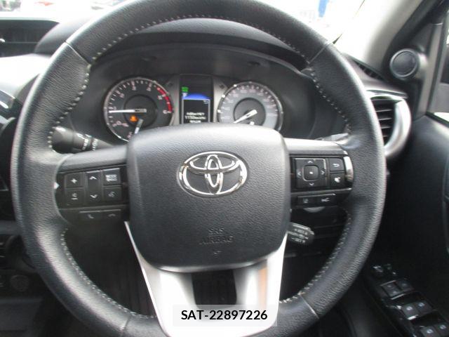 Toyota HILUX 2021-09 8659439-15