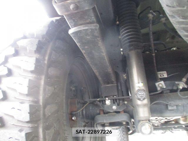 Toyota HILUX 2021-09 8659439-27
