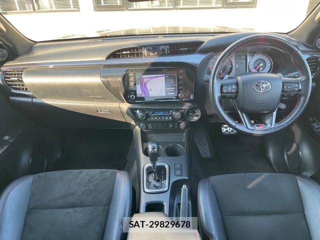 Toyota HILUX 2023-01 8685667-1