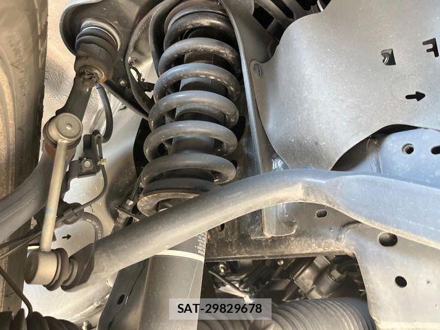 Toyota HILUX 2023-01 8685667-19