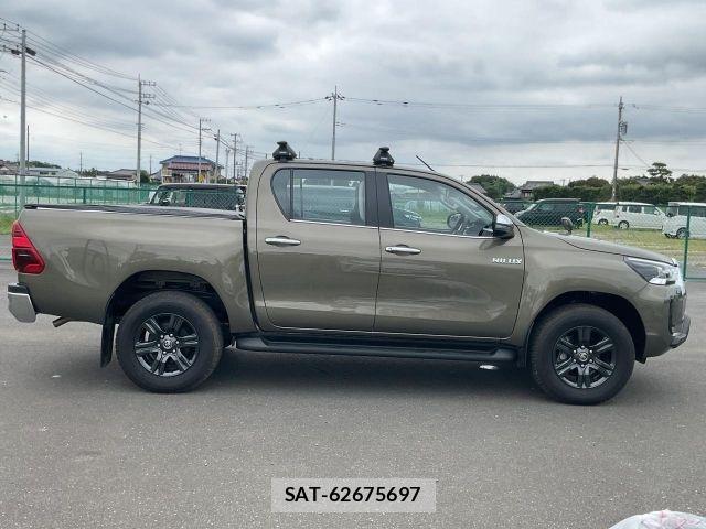 Toyota HILUX 2022-02 8685668-16
