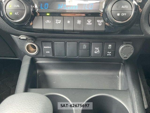 Toyota HILUX 2022-02 8685668-25