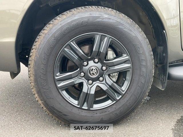 Toyota HILUX 2022-02 8685668-28