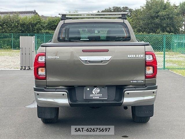 Toyota HILUX 2022-02 8685668-4