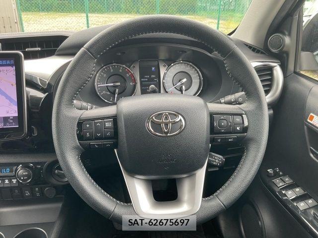 Toyota HILUX 2022-02 8685668-7