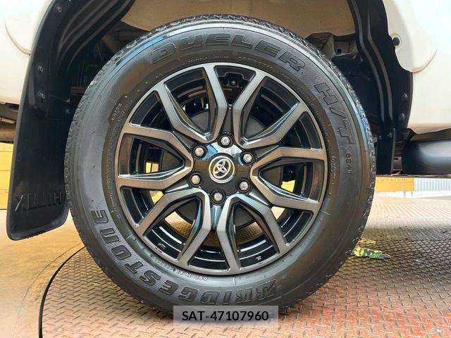 Toyota HILUX 2021-11 8742678-8