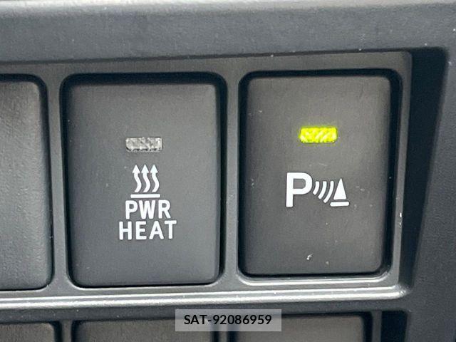 Toyota HILUX 2023-02 8742681-9