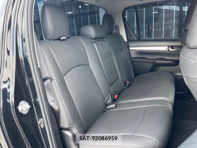 Toyota HILUX 2023-02 8742681-12