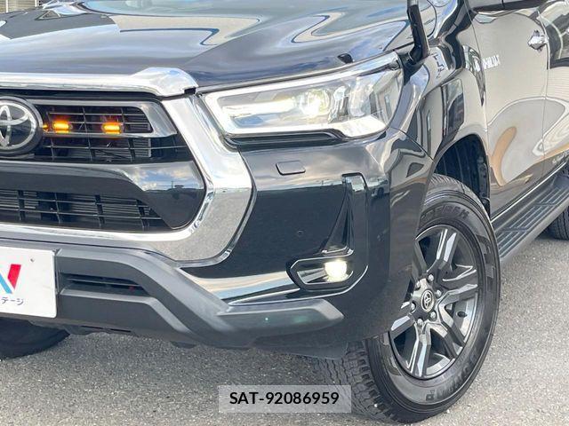 Toyota HILUX 2023-02 8742681-13