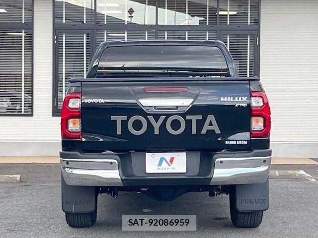 Toyota HILUX 2023-02 8742681-16