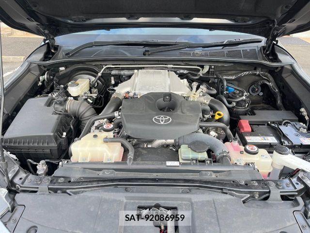 Toyota HILUX 2023-02 8742681-17