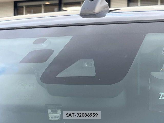 Toyota HILUX 2023-02 8742681-5