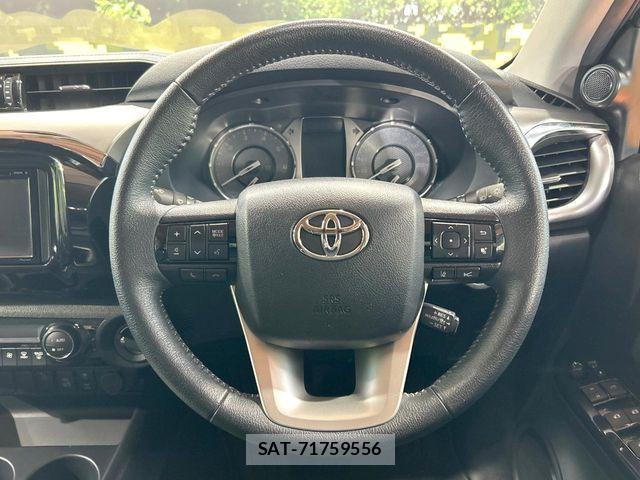 Toyota HILUX 2023-11 8742679-10
