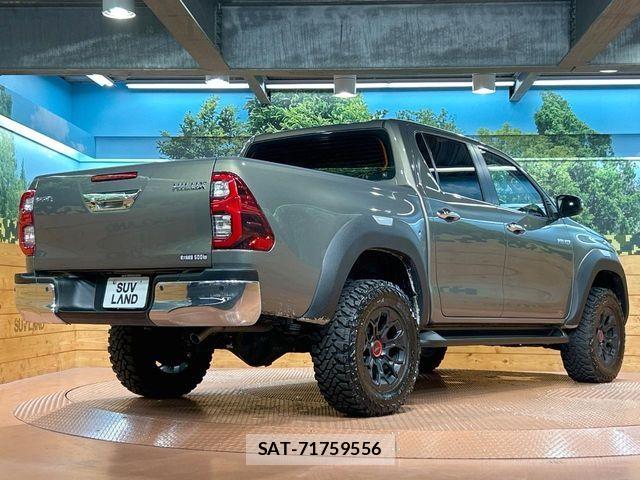 Toyota HILUX 2023-11 8742679-16