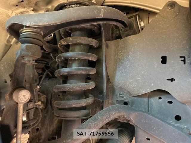 Toyota HILUX 2023-11 8742679-19