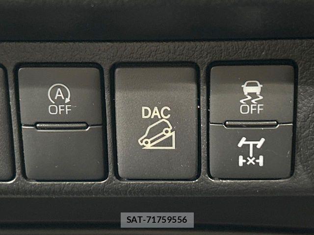 Toyota HILUX 2023-11 8742679-6