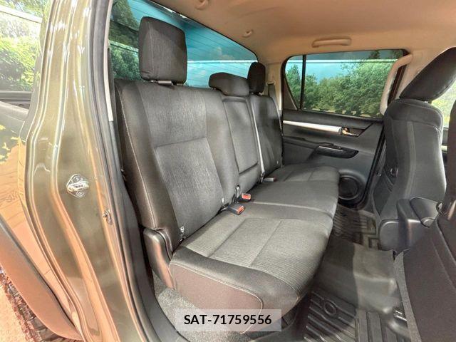 Toyota HILUX 2023-11 8742679-8