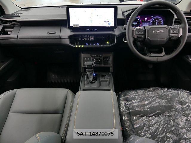 Toyota HILUX 2026-07 8742676-2