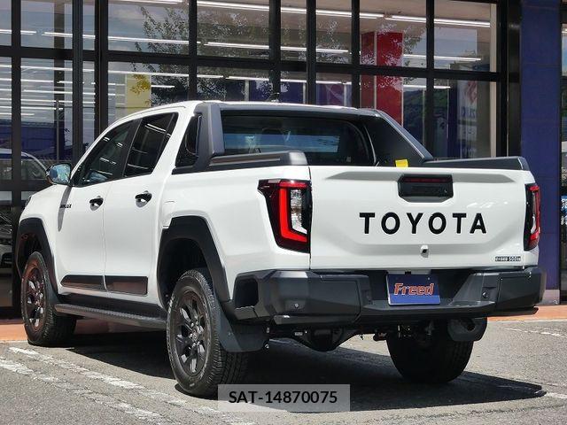 Toyota HILUX 2026-07 8742676-5