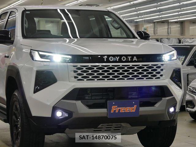 Toyota HILUX 2026-07 8742676-8