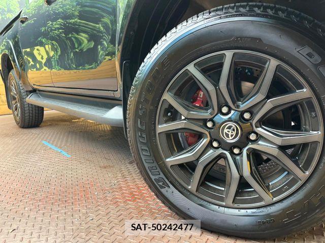 Toyota HILUX 2024-02 8742677-12