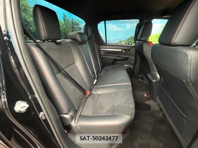 Toyota HILUX 2024-02 8742677-8