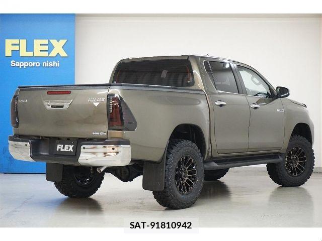Toyota HILUX 2022-01 8742680-2