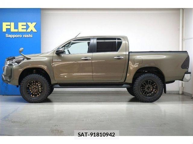 Toyota HILUX 2022-01 8742680-4