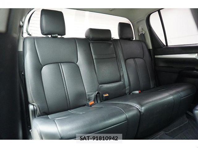 Toyota HILUX 2022-01 8742680-7