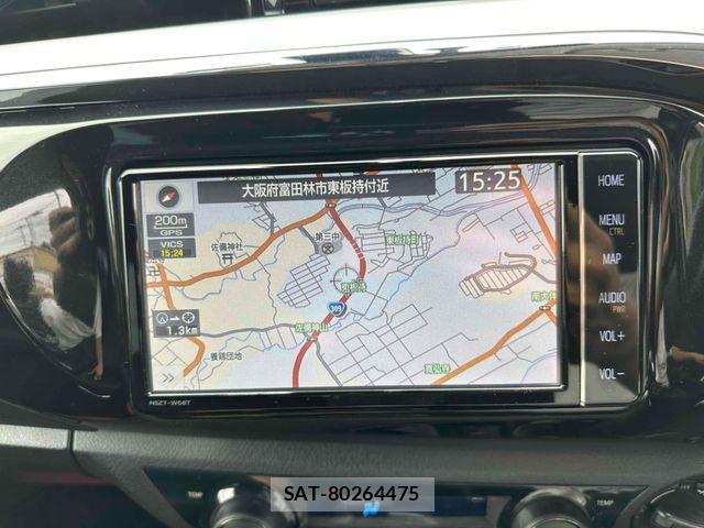 Toyota HILUX 2022-02 8742682-25