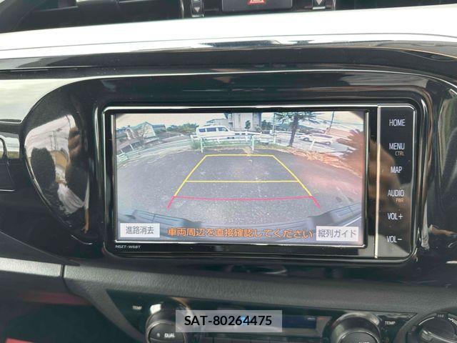 Toyota HILUX 2022-02 8742682-26