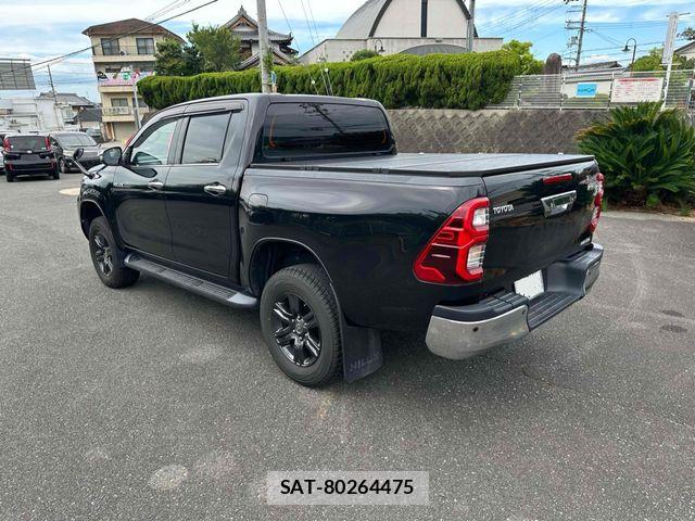 Toyota HILUX 2022-02 8742682-2