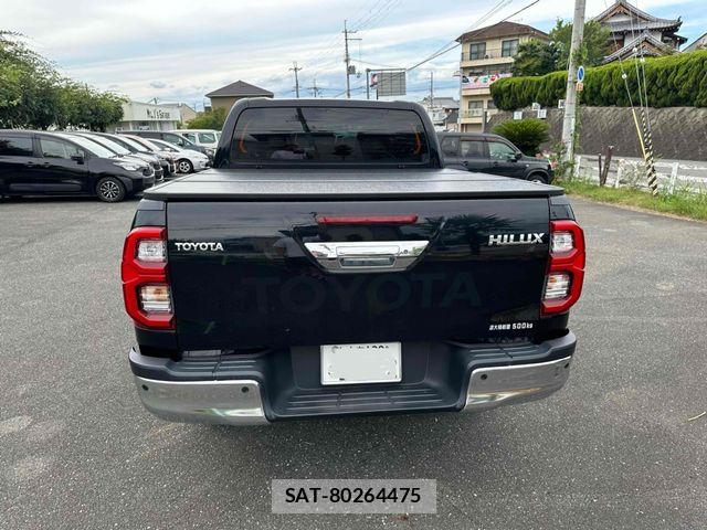 Toyota HILUX 2022-02 8742682-3