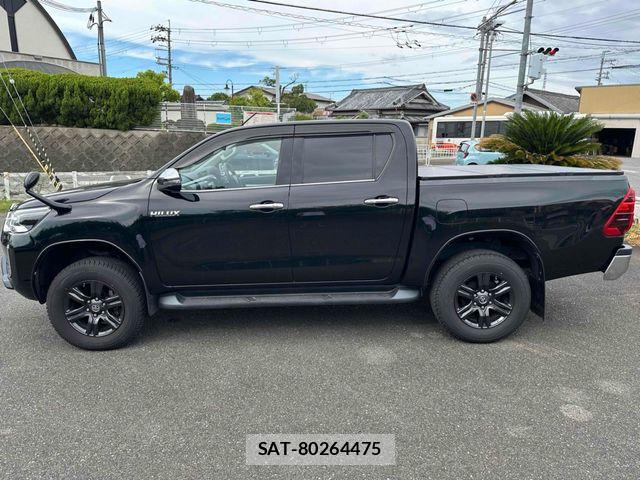 Toyota HILUX 2022-02 8742682-4