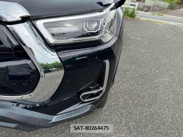 Toyota HILUX 2022-02 8742682-5