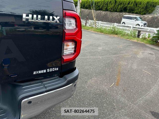 Toyota HILUX 2022-02 8742682-7