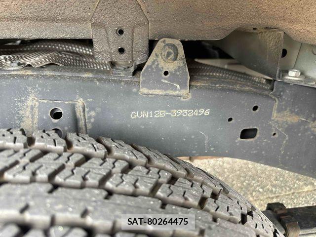 Toyota HILUX 2022-02 8742682-8