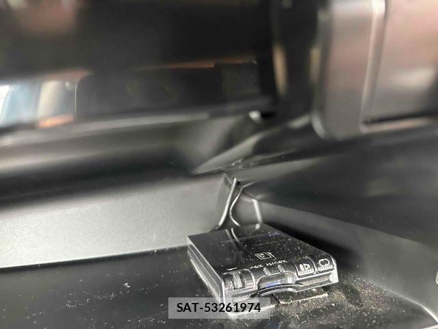 Toyota HILUX 2018-03 8742683-18