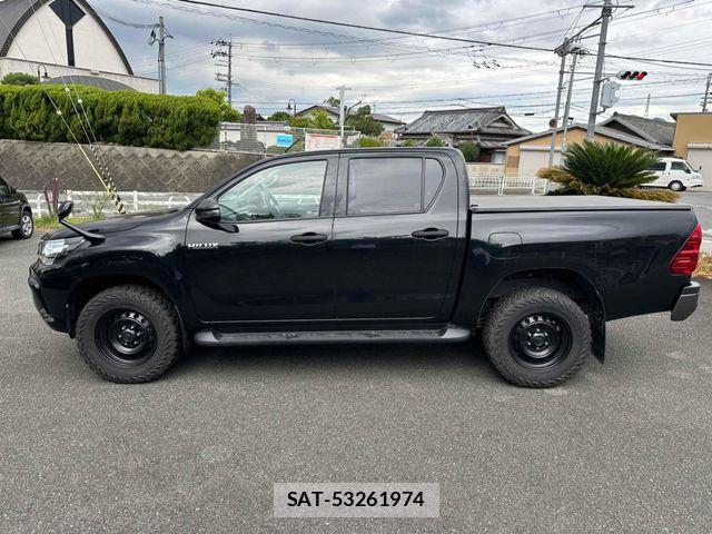 Toyota HILUX 2018-03 8742683-1