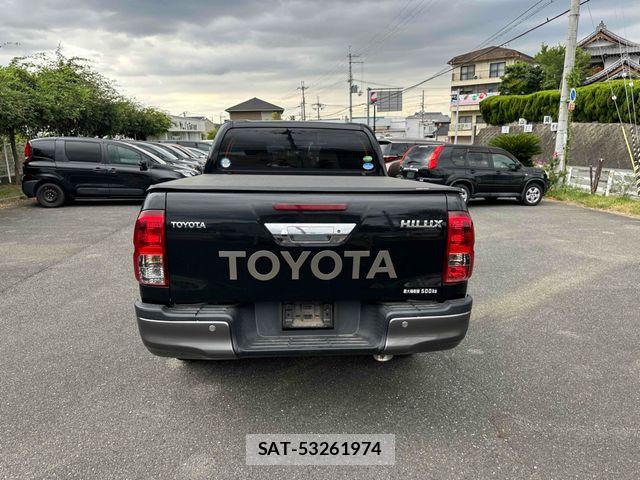Toyota HILUX 2018-03 8742683-3