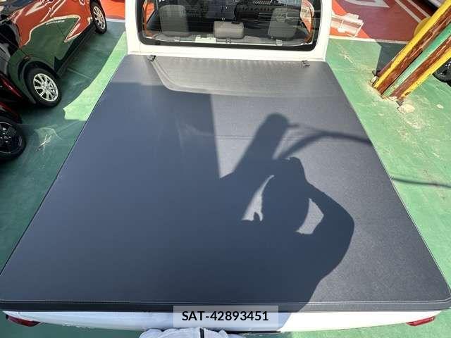 Toyota HILUX 2024-01 8796182-9