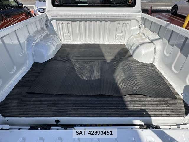 Toyota HILUX 2024-01 8796182-11