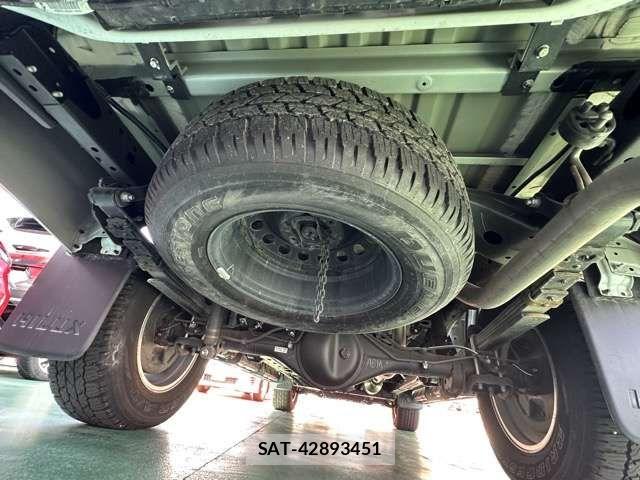 Toyota HILUX 2024-01 8796182-17